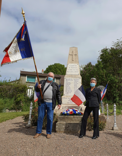 Monument au Morts, porte-drapeau